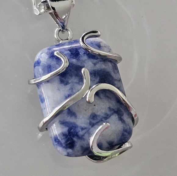 Sodalite Pendant Necklace - Picture 4 of 4